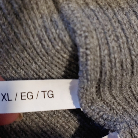 Men's Micheal Kors Gray Knit Shawl Neck Sweater. - Picture 6 of 8